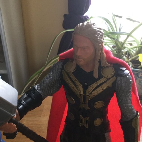 Action figures measure from 11 inches to 12 inches 3 have sound - Picture 3 of 5